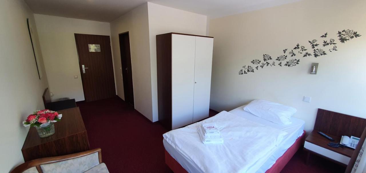 Hotel Poock هان المظهر الخارجي الصورة